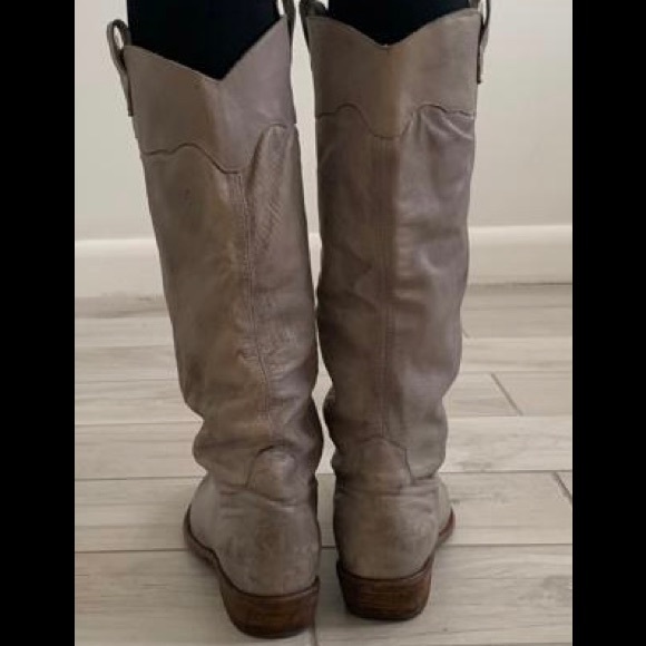 Frye Carson Riding boots. - Picture 5 of 10